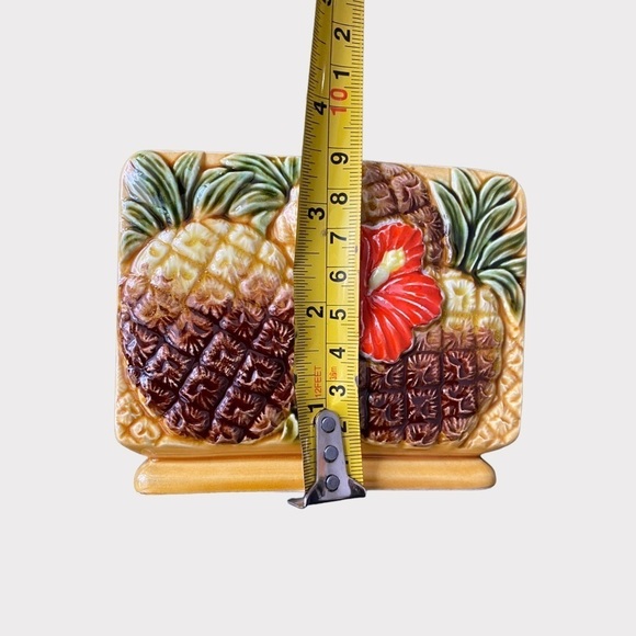 𝅺VINTAGE | Ceramic Pineapple Napkin Holder (sc) - Picture 6 of 9